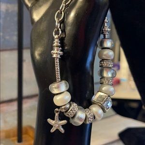 NWOT faux pearl and silver charm bracelet w/star.5